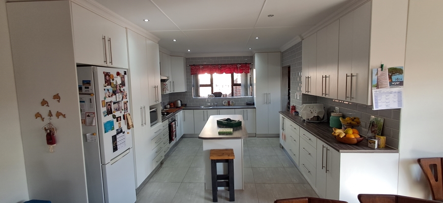 3 Bedroom Property for Sale in Wavecrest Eastern Cape